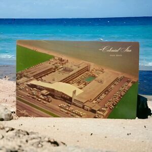 1962 COLONIAL INN Miami Beach Florida Postcard Unposted Vintage MCM Greetings.‎